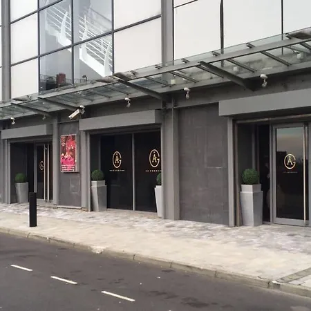 Hotel The Grand Astoria 2*