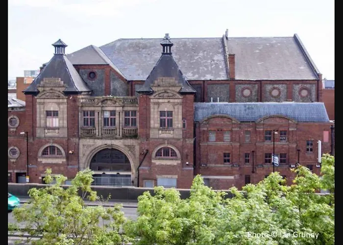 Hotel The Grand Astoria 2*